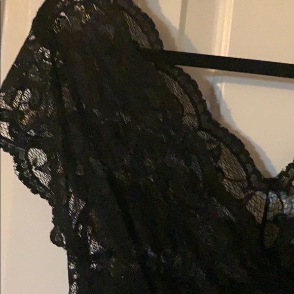 Ladies Full length black lace dress - Picture 5 of 10